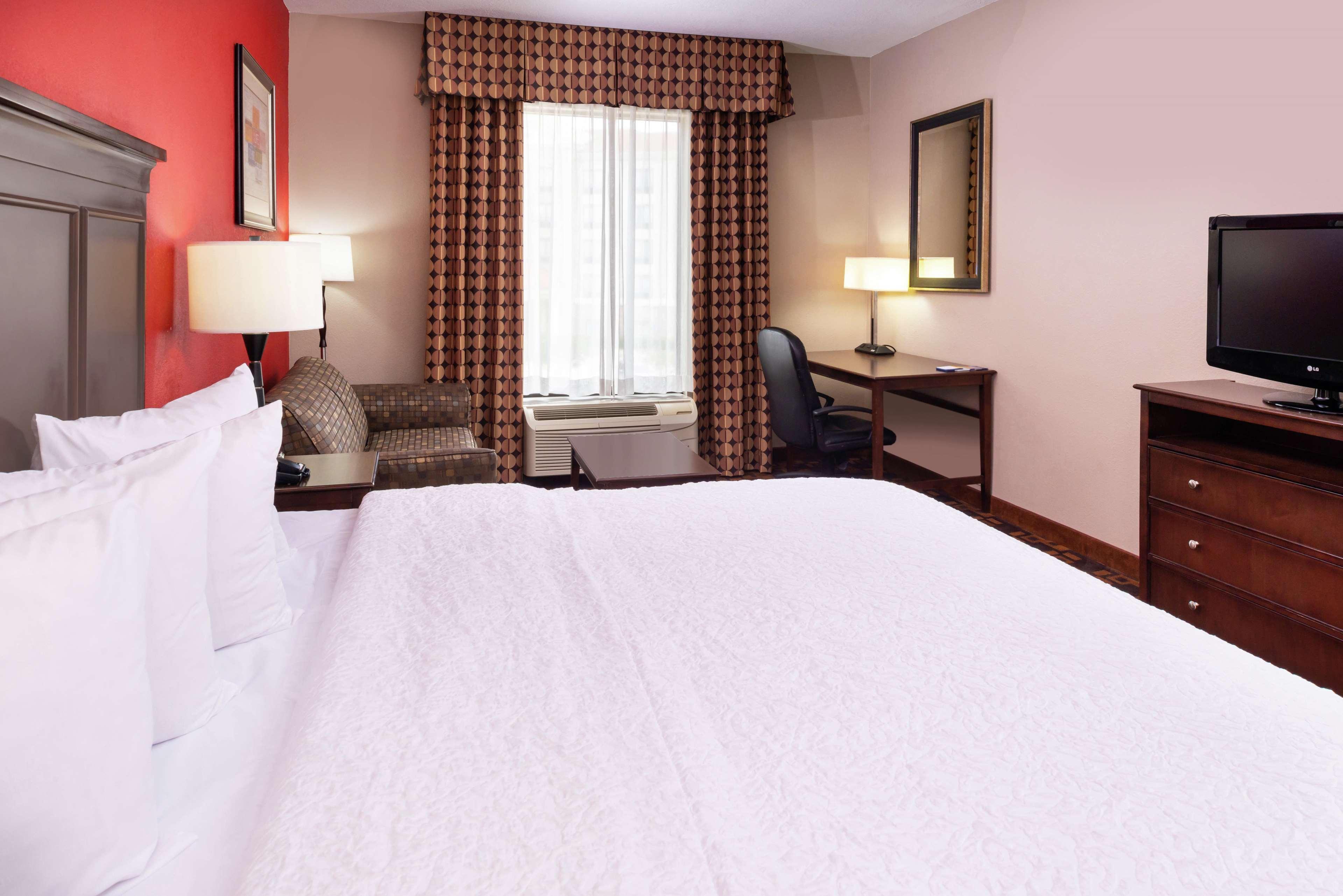Hampton Inn לפלאס מראה חיצוני תמונה