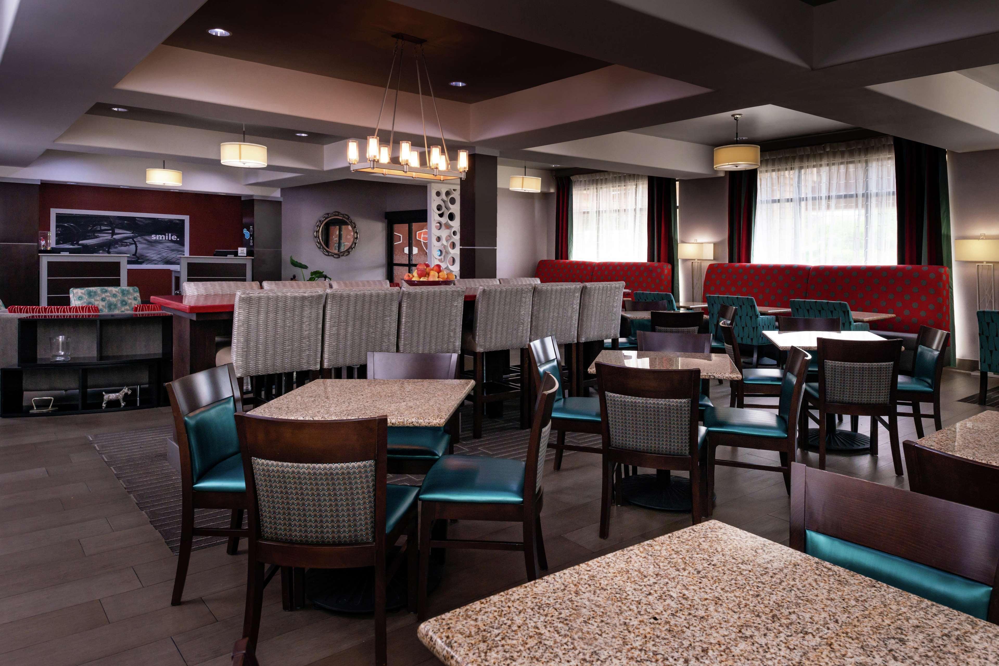 Hampton Inn לפלאס מראה חיצוני תמונה