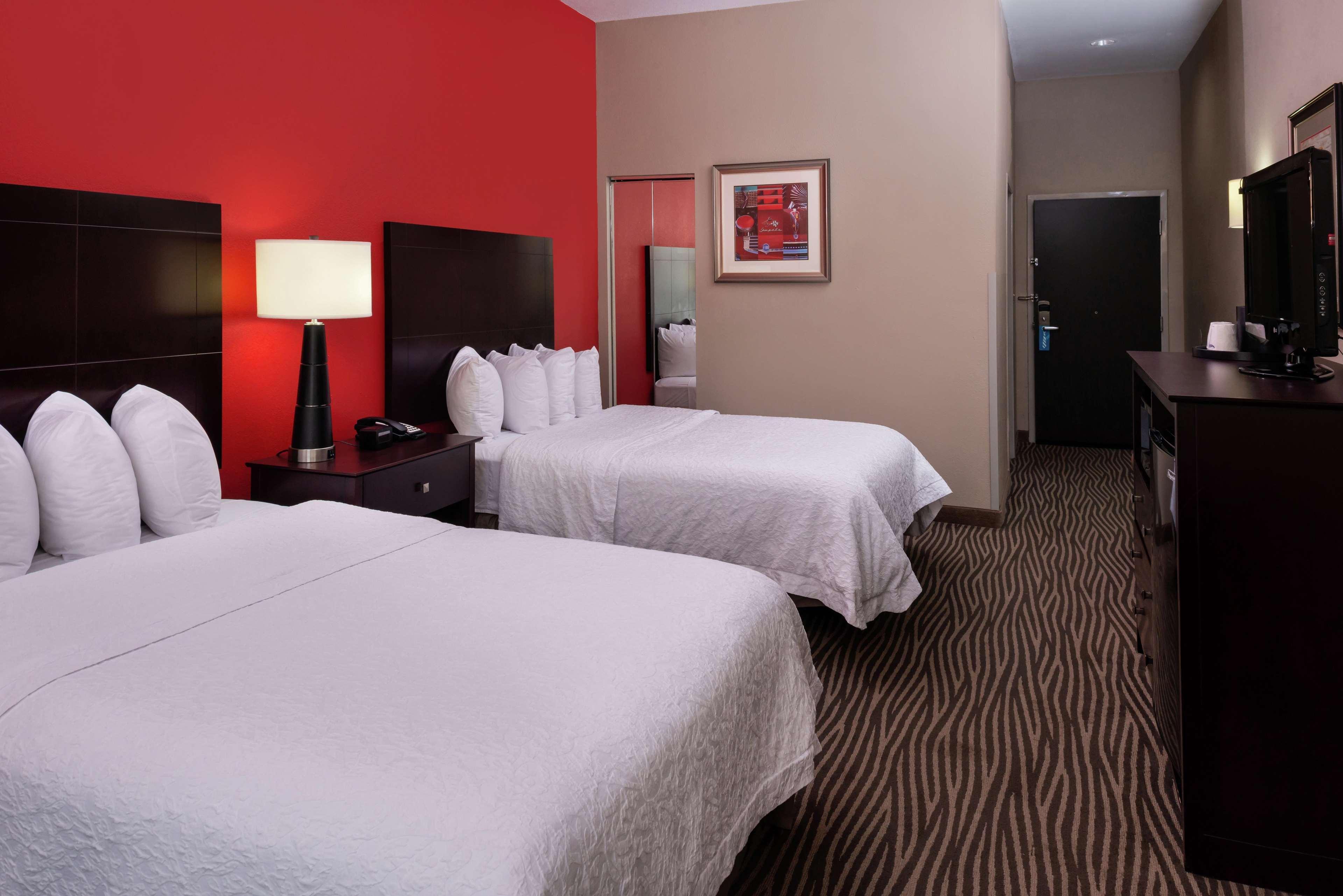 Hampton Inn לפלאס מראה חיצוני תמונה